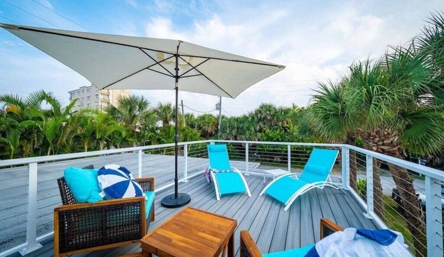 Entire Home Steps to Beach & River Pet-Friendly