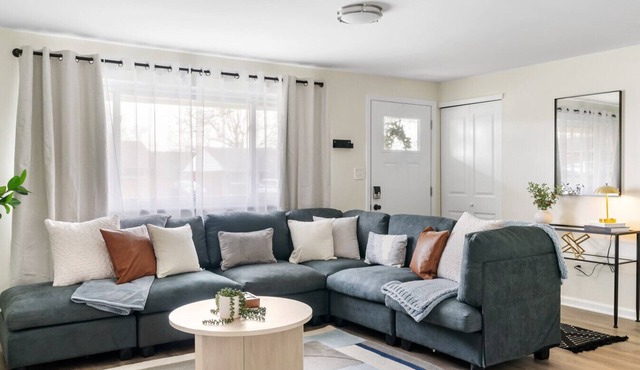 Entire Home|Updated|Patio|Pet-Friendly