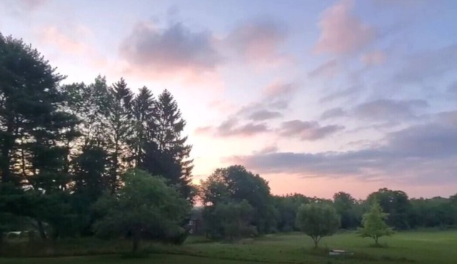 Entire home w 100 Acre+ hunting space