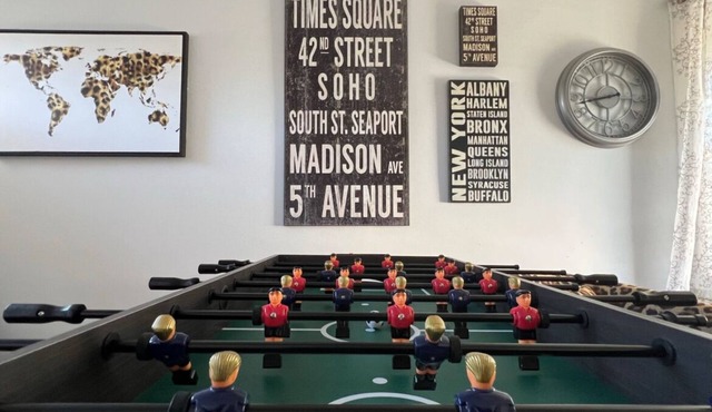 Entire home with Game Room