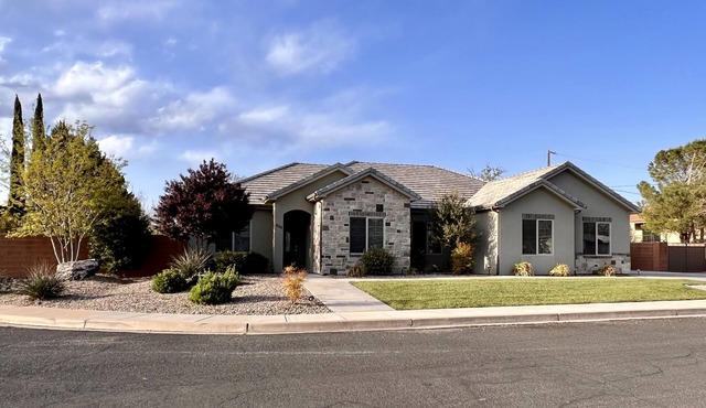 Entire Home with TESLA Charger & RV Parking