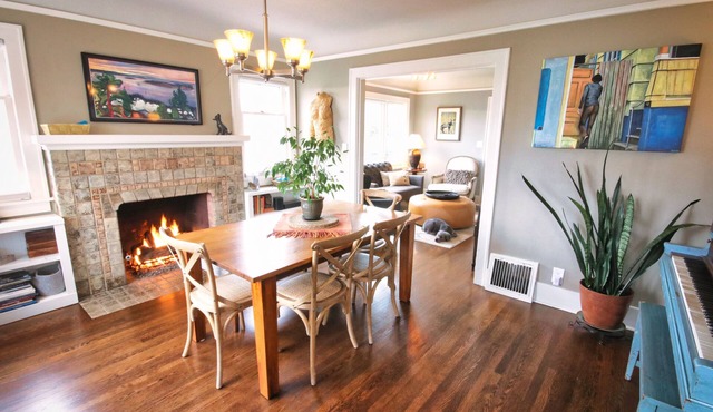 Entire House 1920s Charm Privacy Fully Fenced Dogs EV Charger