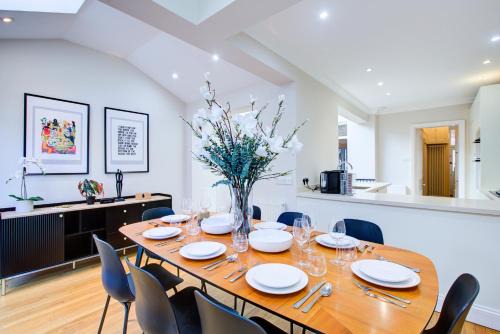 Entire house, 23 mins to Central London