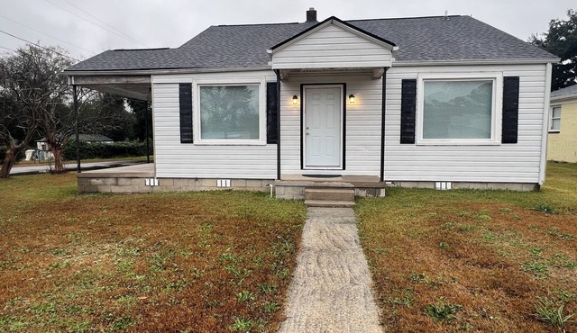Entire House- 3 bedrooms in charming Cayce Close to downtown and Ft. Jackson.