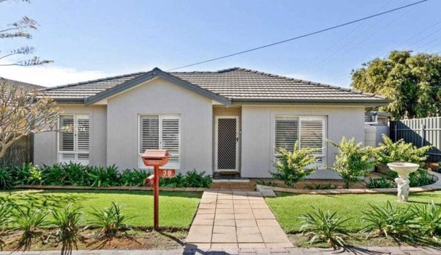 Entire House 3BR 2BTH I 2 Courtyards I Wifi