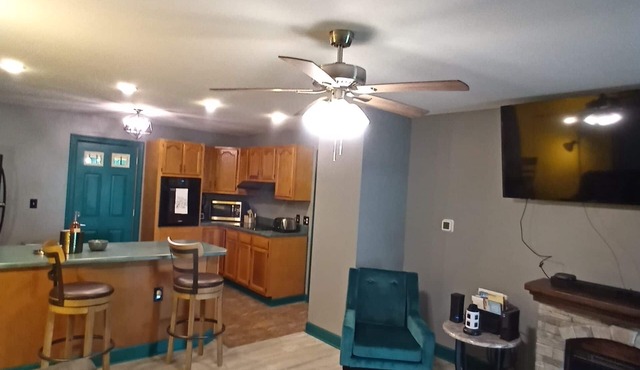 ENTIRE HOUSE, a PEACEFUL GETAWAY that's close to the Historical Biltmore House!
