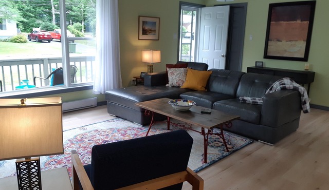 Entire house, Bridgewater. 2 Bedrooms, sleeps 4, 1.5 baths