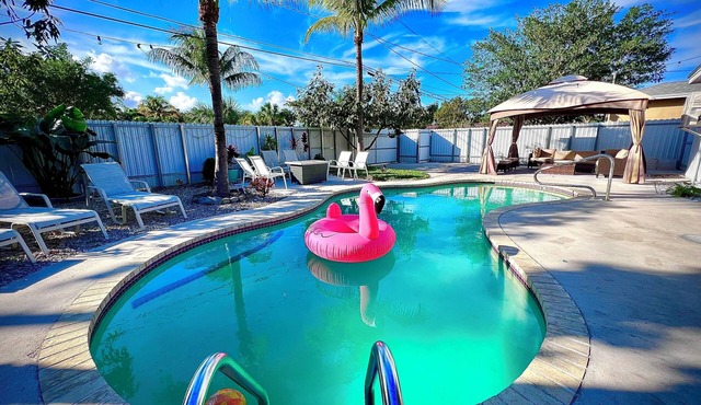 Entire House Climatized Pool Close to the Beach