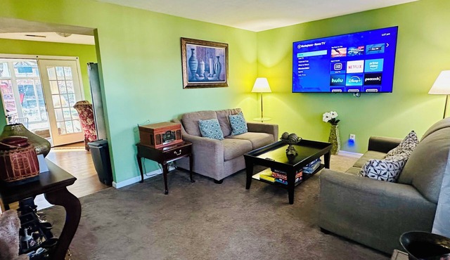 Entire House Family-Pets-Friendly Close to i65.