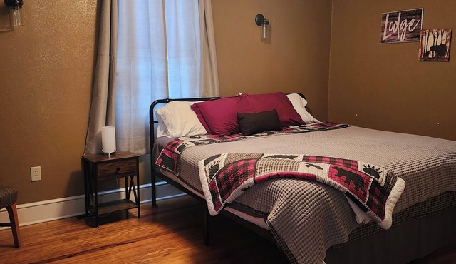 Entire House Fully Furnishedn4 Bedrooms, 1 King Bed, 1 Queen Bed, 2 Single Beds