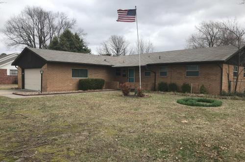 Entire House in the Heart of NW AR with Office Space