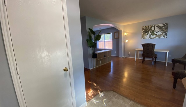 Entire house, near Bellaire, easy access to major highways.
