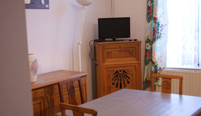 Entire house near the train station and downtown