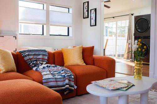 Entire house New Reno w AC Pet friendly gated back
