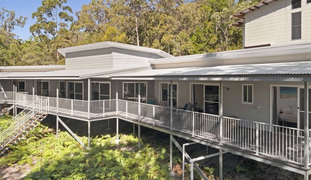 Entire House. THE Closest Accom to Kingfisher Resort & Beach on the Island