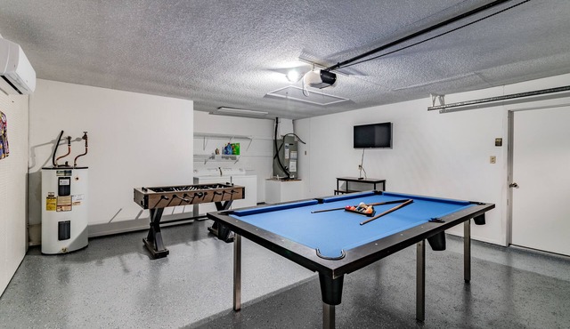 Entire House with Game Room in Lutz, Near Tampa and Wesley Chapel
