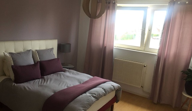 Entire house with garden, 25 minutes from Lille by streetcar (direct)