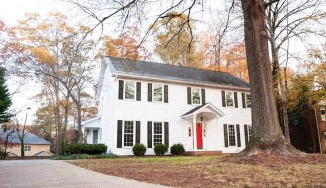 Entire House with Parking | Ideal for Long Stays!