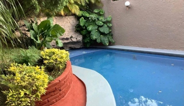 Entire house with private pool, Conveniently located near wedding room