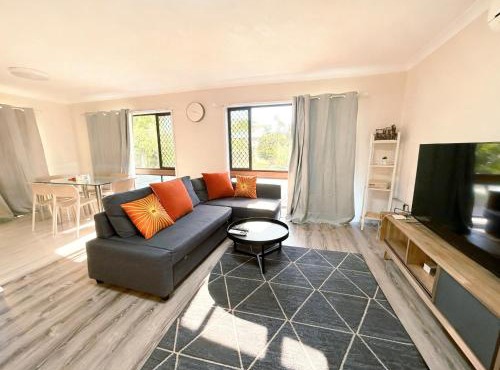 Entire independent 3 bdrm house