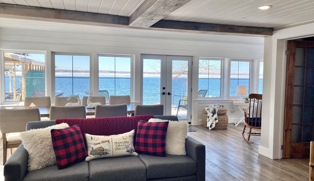 Entire Lakefront Cottage + BoathousenCozy & Peaceful with Stunning Views