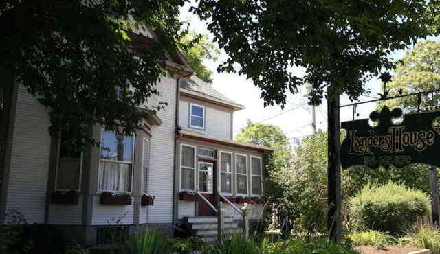 entire landers house, 4 bed,3.5 bath, sleep 8, no pet