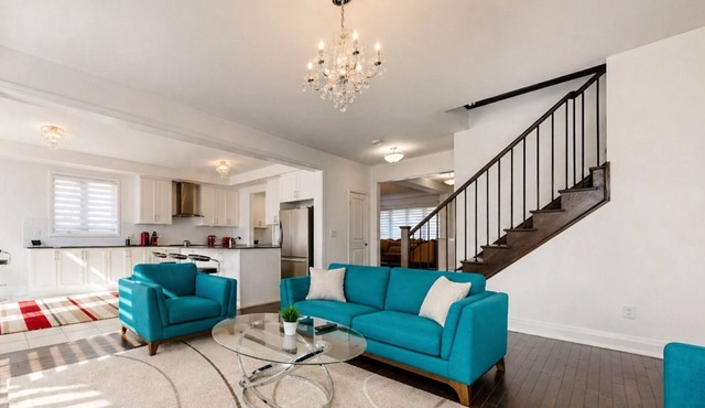 Entire large 4bd house with 3 parking