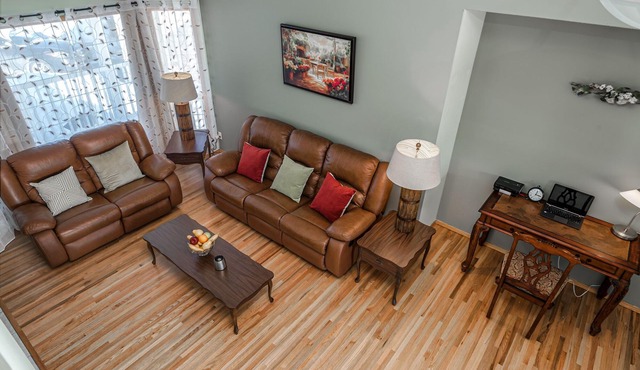 Entire large house! 8 bedrooms & 4Baths! Close to airport!