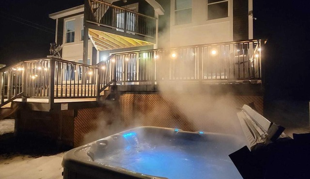 ❤️Entire Luxurious Waterfront Peninsula Cottage - VERY LARGE COTTAGE W/HOTTUB❤️
