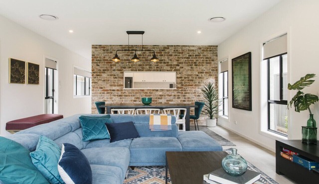 Entire Luxury Townhouse - 5BR - 3BTH