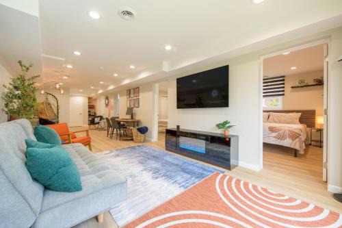 Entire Modern Cozy 2BR Apt mins SU LeMoyne DT