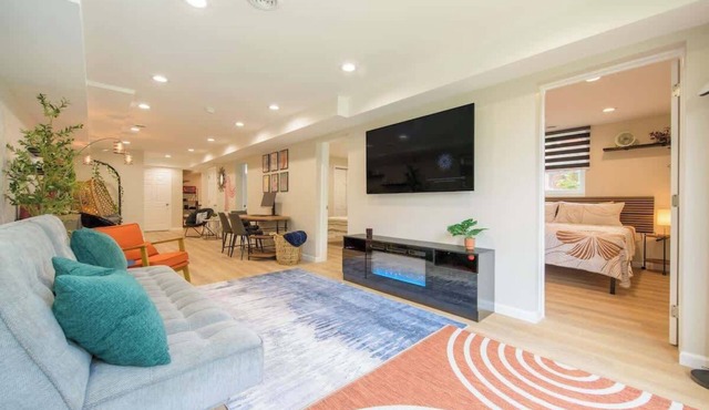 Entire Modern Cozy 2BR Apt mins SU, LeMoyne, DT