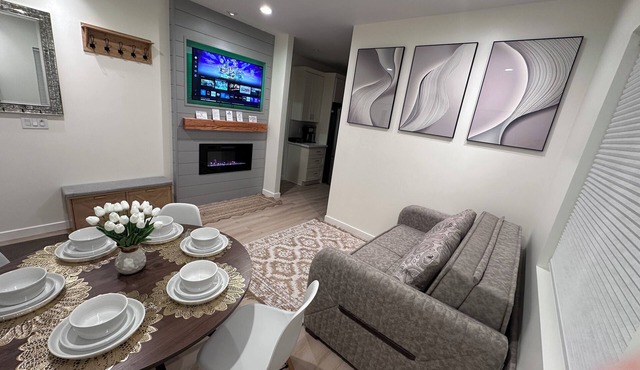 Entire Modern House in Seattle, WA. Pet-Friendly