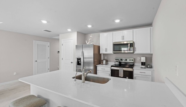 Entire New House with Office Space-WiFi, Near JetBlue Park & RSW Airport!
