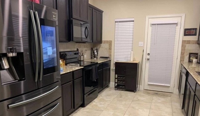 Entire New Spacious 4 Bedroom Home