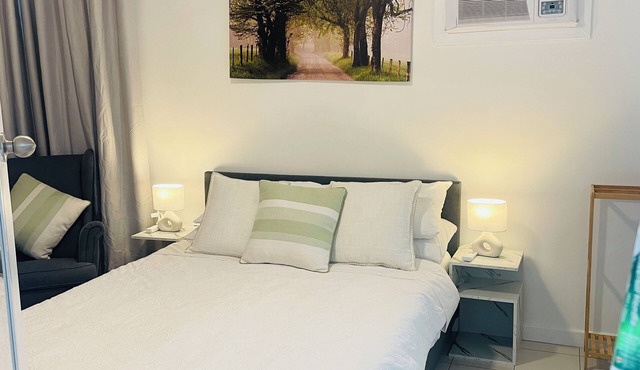 Entire One Bed Room Unit in Norwood, Adelaide. 8 Min drive to the City Centre