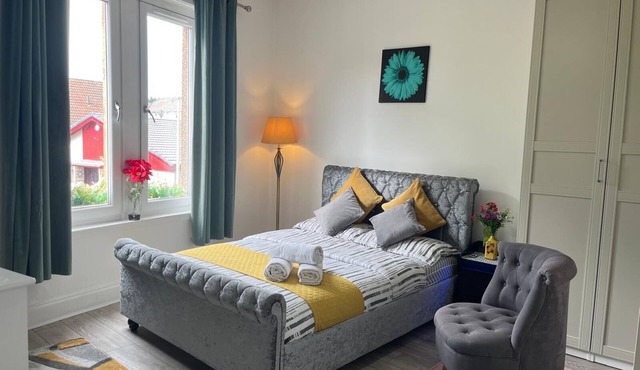 Entire Pet Friendly Apartment- Self Check In/Out