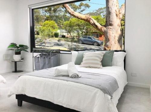 Entire Place 2 Bedroom Ground House Free Parking