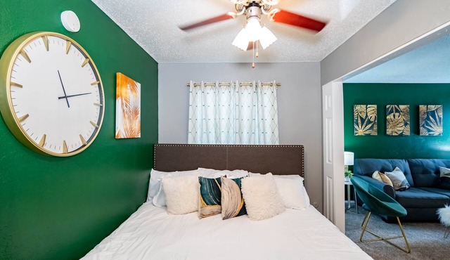 Entire Place ✶Washer Dryer ✶Wi-Fi ✶4K TVs ✶Parking #1614