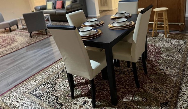 Entire Private 2BD Guest Suite with Full Kitchen