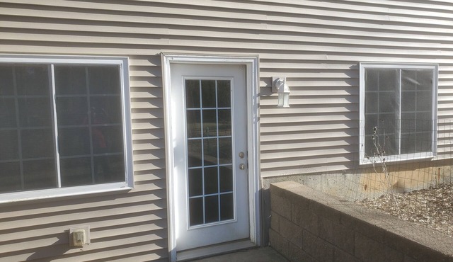 Entire Private & Cozy Walkout Basement to enjoy Solar Eclipse