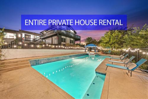 Entire Private Home with 2 Bedrooms 1 Bathroom, Grand View, King Bed, Spacious, Parking, Available Now