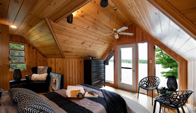 Entire Private Island: Lakehouse - 6 Bedrooms up to 12 guests w/ 2 hot tubs