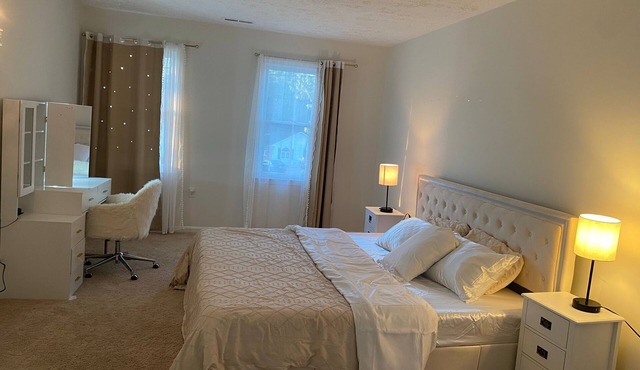 Entire property, 8bedrooms, 11 beds, Free Parking