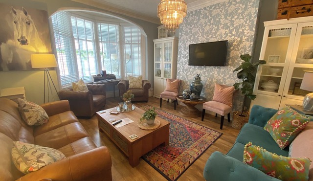 Entire Property for Exclusive Use – Hosted Stay with Breakfast