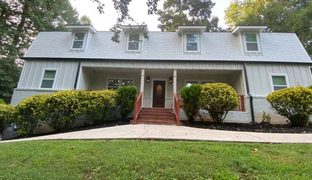 Entire quadplex, 4 apts, group/pet friend, walkable to best of Historic Roswell!