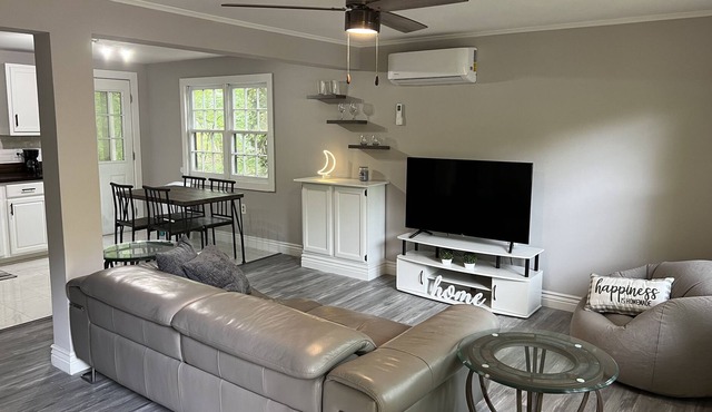 Entire remodeled house by the bay next to Solomon’s Island