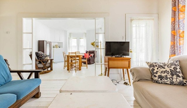 Entire Renovated Country House, Sleeps 7, Pets, Creek Across the Street