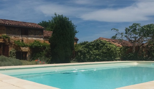 Entire Renovated Farmhouse (with Private Pool)