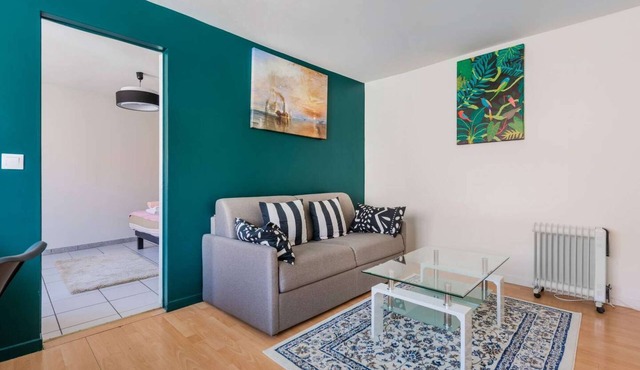 Entire rental unit in Alfortville, France